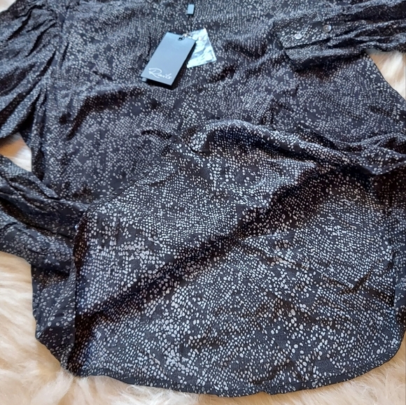 NWT Rails Roslyn Snake Print Long Sleeve Blouse Size XS - Picture 7 of 10